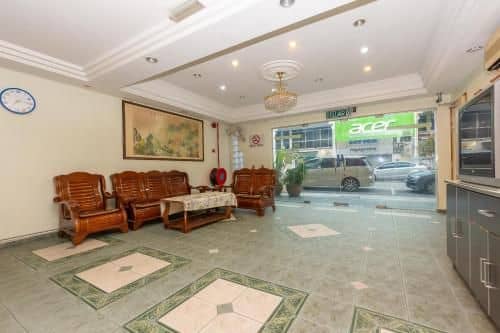 โรงแรมเฟมัส อินน์ โรงแรมเฟมัส อินน์