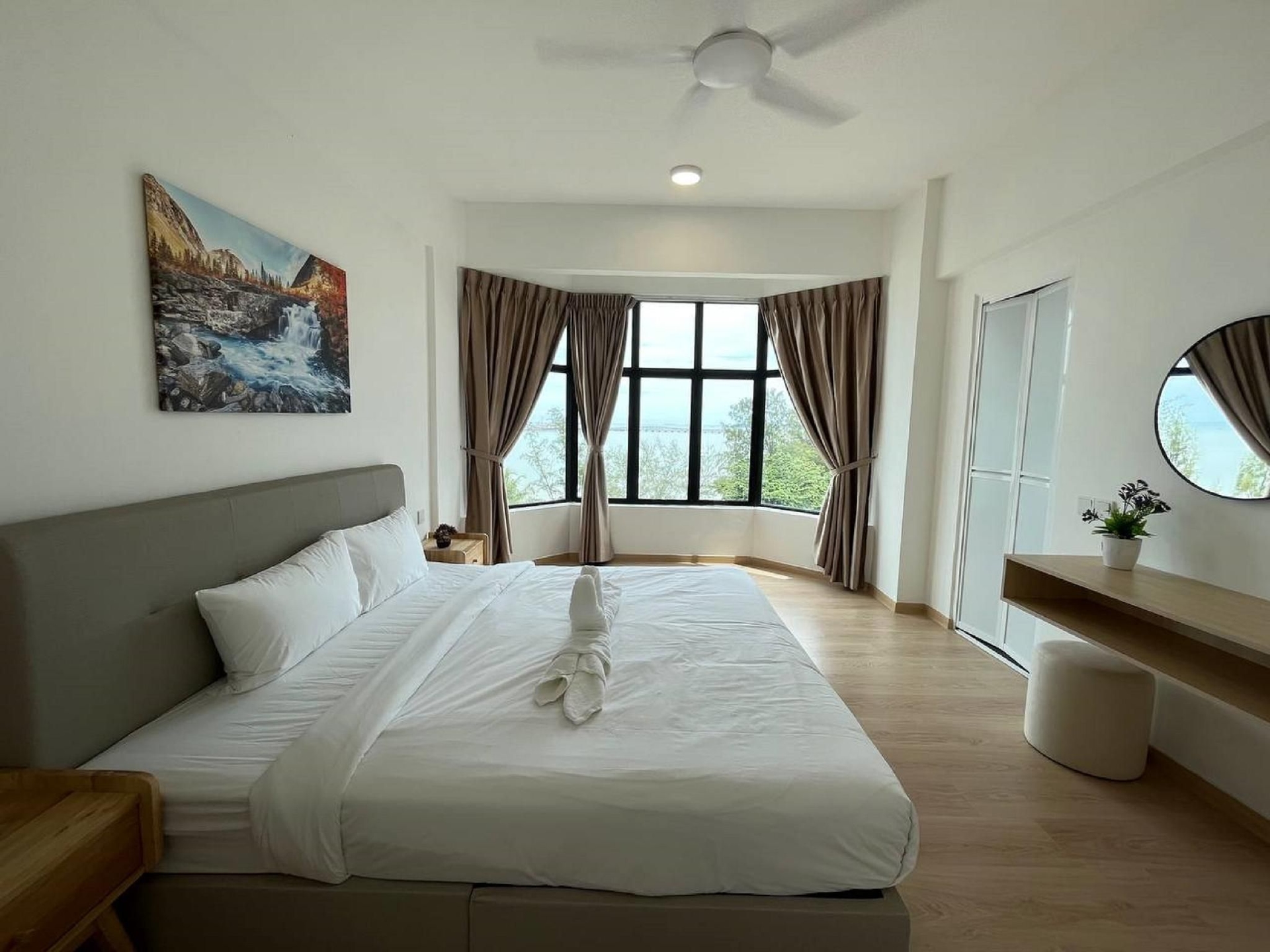 Melaka 2 Bedroom 180° Seaview Apartment G07174