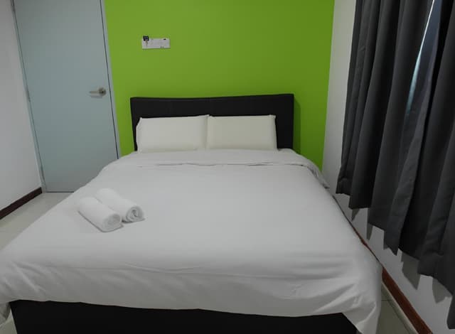 Queen Bed