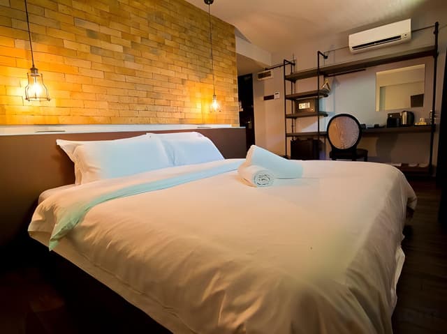 Deluxe King Room