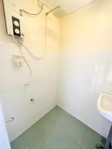 Twin Room Shared Bathroom