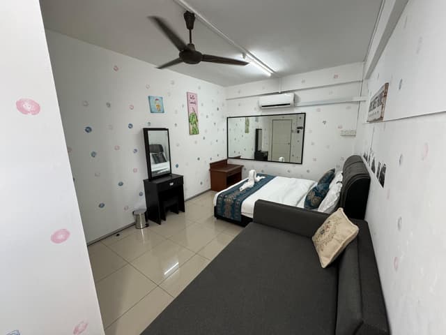 Economy Triple Room