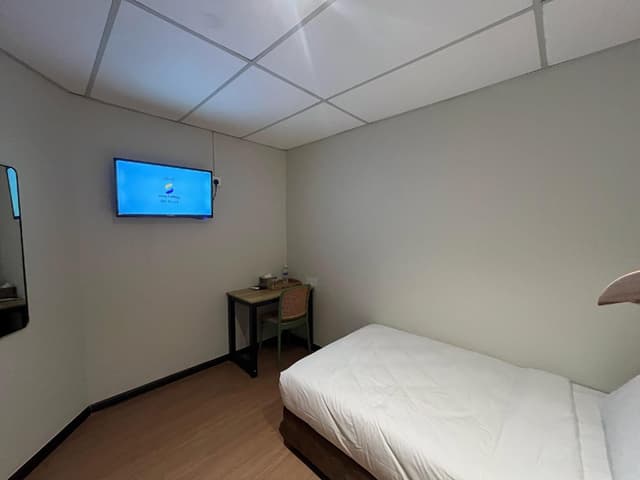 Single bed room