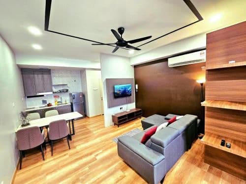 Deluxe Queen Studio - Near Lift and Swimming Pool