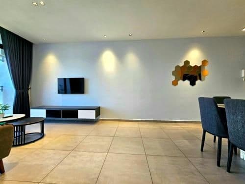 Two Bedroom Deluxe Apartment - Low Floor and Near Lift