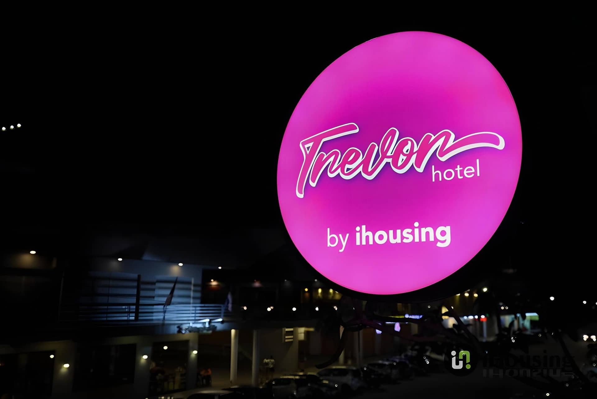 โรงแรมเทรเวอร์ บาย ไอเฮาส์ซิง โรงแรมเทรเวอร์ บาย ไอเฮาส์ซิง