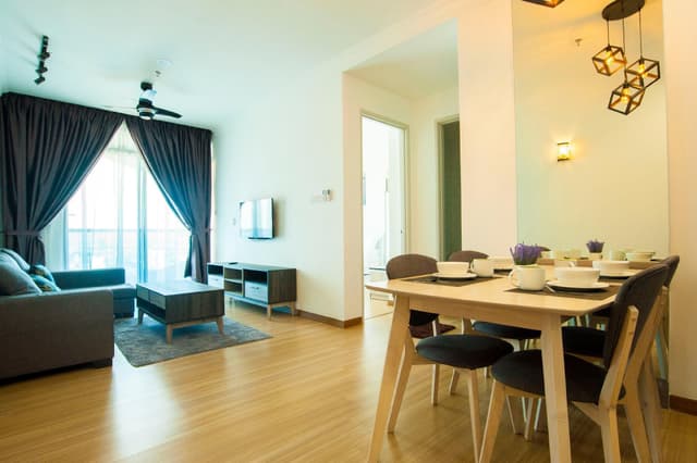 Deluxe Family Room for 5 People