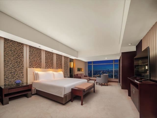 Deluxe King Room
