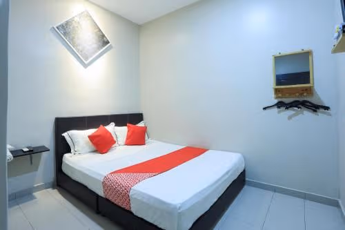 Deluxe Queen Room