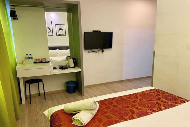 Deluxe Room, 1 Queen Bed