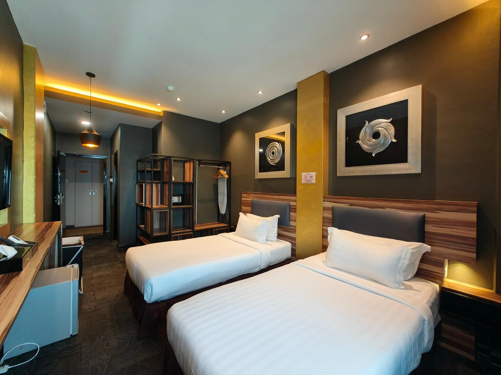 โรงแรมเอเซียติก (Asiatic Hotel)3