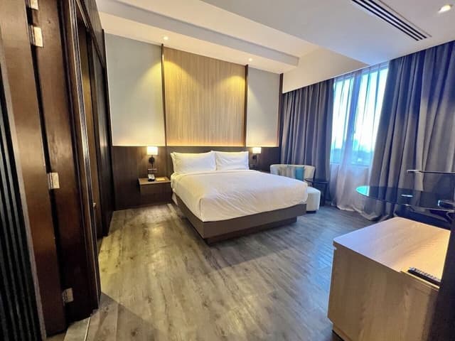 Deluxe Suite, 1 King Bed