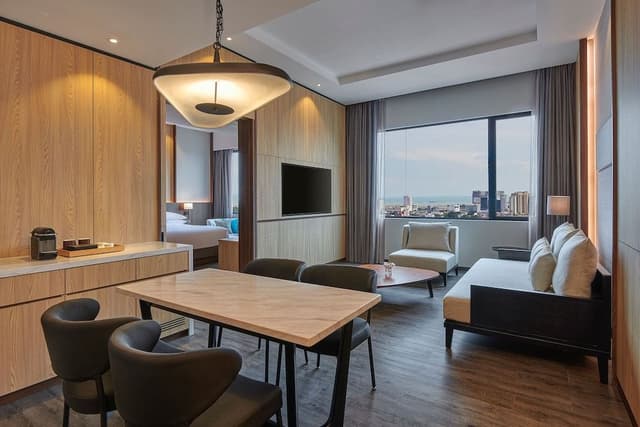 Deluxe Suite, 1 King Bed