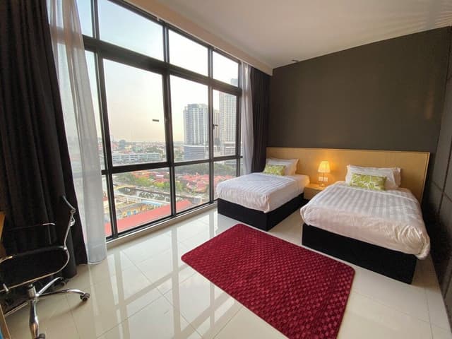 Duplex, Multiple Beds