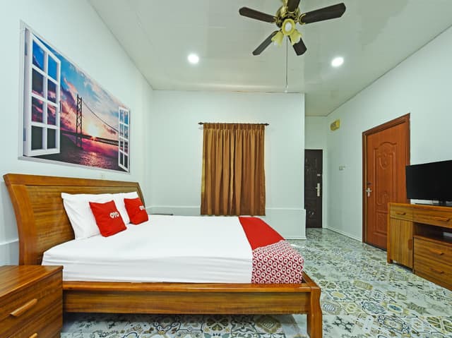 Private Room with Attached Bathroom