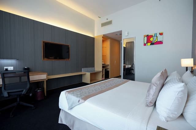 Deluxe Double or Twin Room