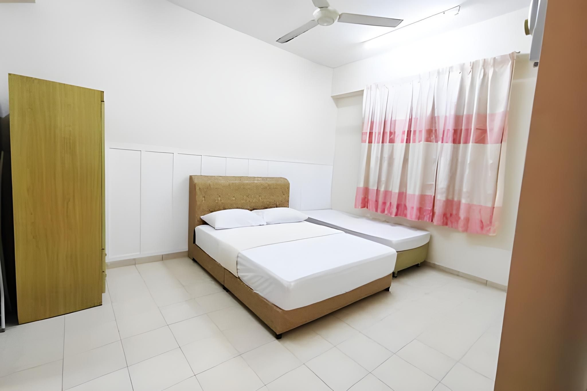 COZY Homestay 3BR KTCC Pantai Batu Burok HSNZ3