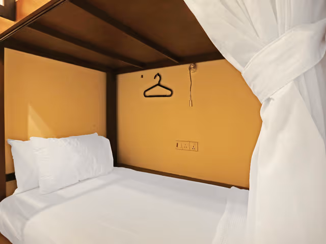 Private Twin Room with Shared Bathroom