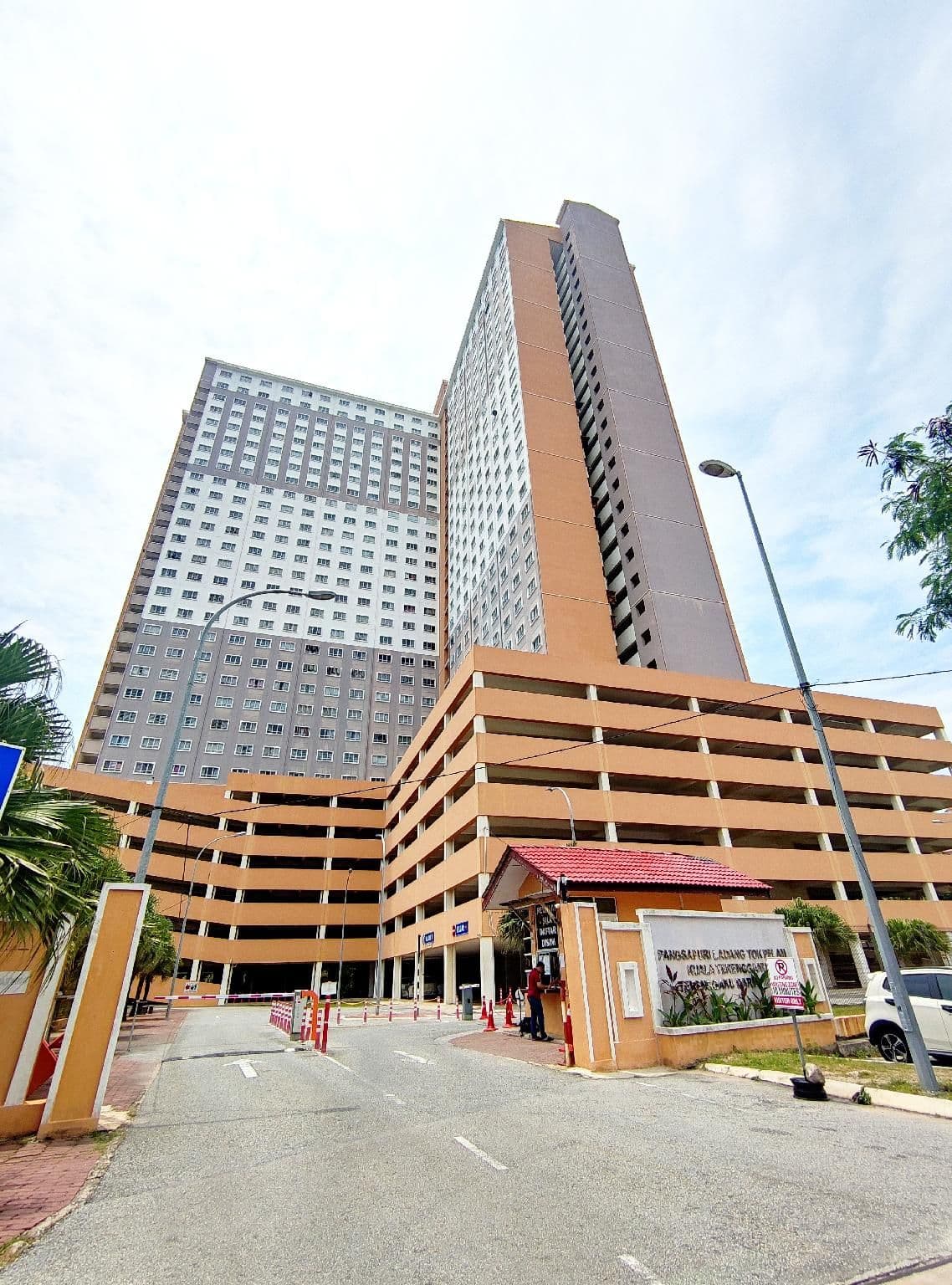 อพาร์ตเมนต์ 3 ห้องนอน 2 ห้องน้ำส่วนตัว ขนาด 1100 ตร.ม. – ซิตี้เซ็นเตอร์ อพาร์ตเมนต์ 3 ห้องนอน 2 ห้องน้ำส่วนตัว ขนาด 1100 ตร.ม. – ซิตี้เซ็นเตอร์