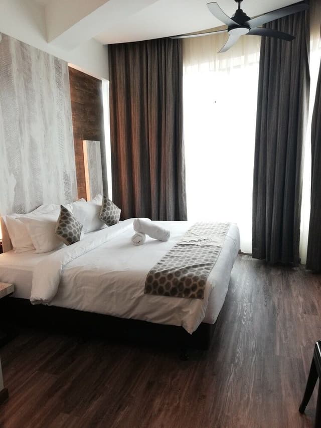 Deluxe Queen Room