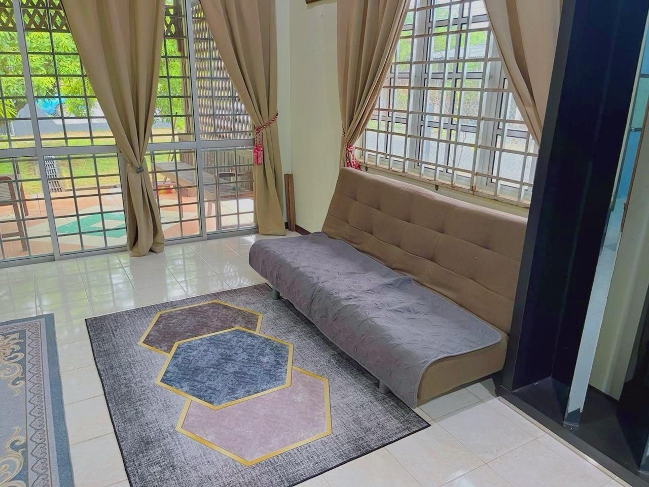 อพาร์ตเมนต์ 7 ห้องนอน 4 ห้องน้ำส่วนตัว ขนาด ตร.ม. – พุเลาดูยอง (Homestay Dahlia Private Pool - closed to beach)2