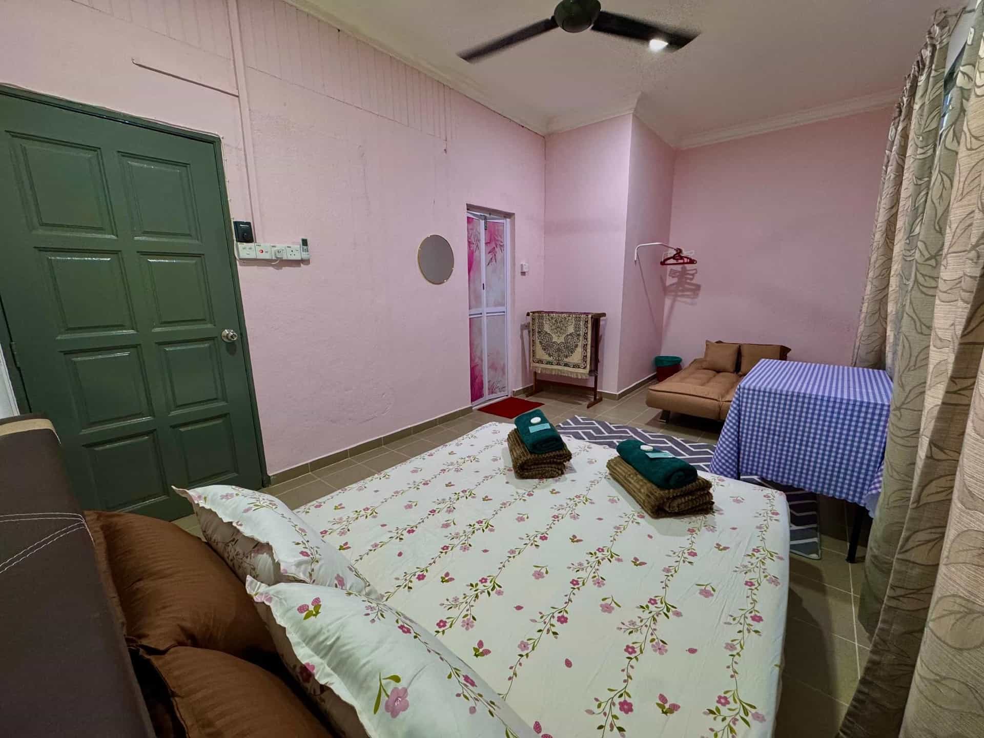 2 ห้องนอน 1 ห้องน้ำส่วนตัว ขนาด ตร.ม. – เซเบรัง ตากีร์/สนามบิน 2 ห้องนอน 1 ห้องน้ำส่วนตัว ขนาด ตร.ม. – เซเบรัง ตากีร์/สนามบิน
