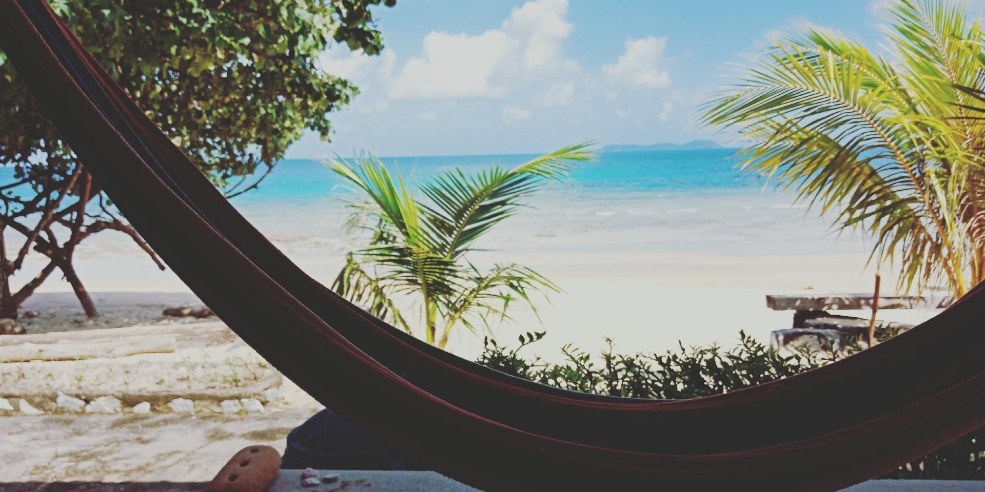 คอรัล รีฟ ฮอลิเดย์ส์ (Coral Reef Holidays)1