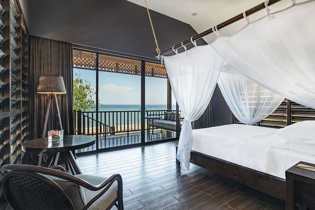 Beachfront Family Bungalow