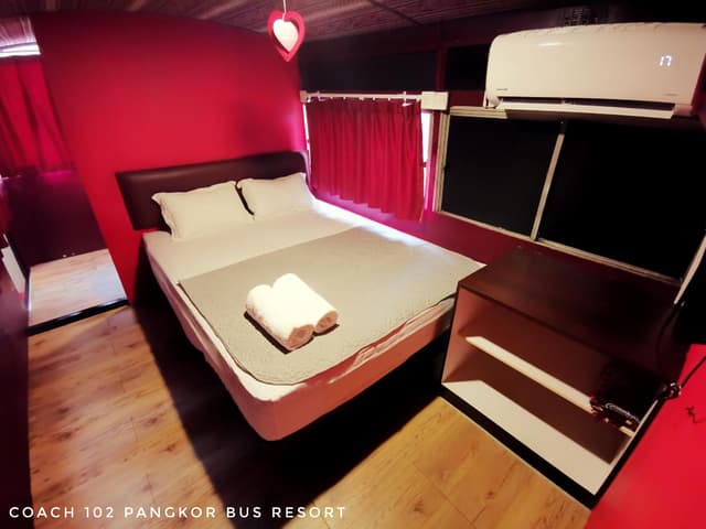 Honey Moon Room