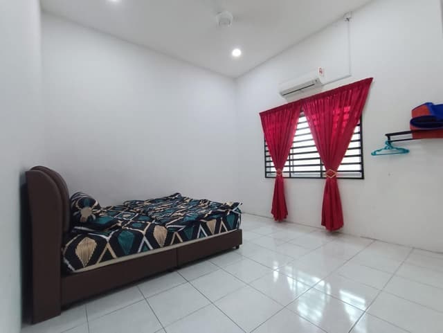Private Room with Attached Bathroom