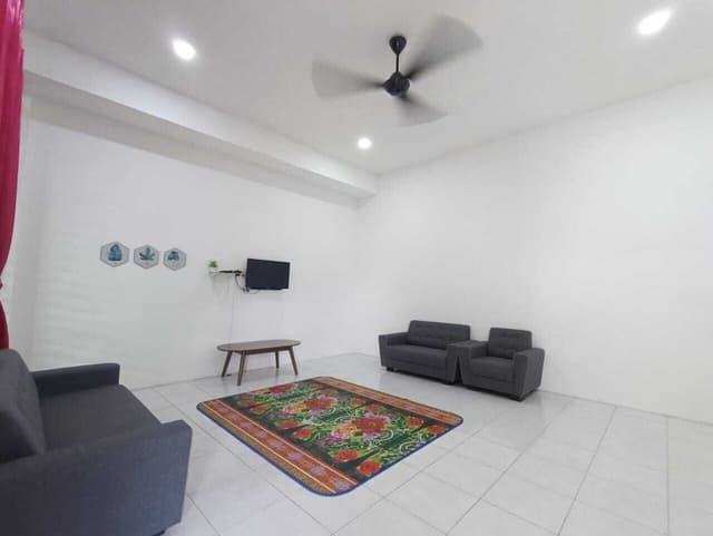 Single Room, Shared Bathroom