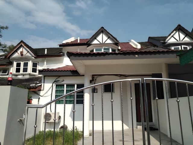 The whole house (3 rooms in total)