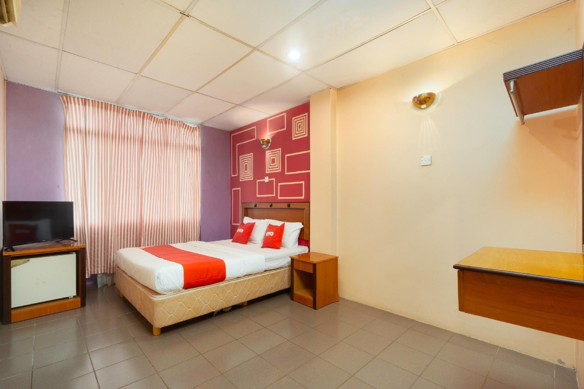 โรงแรมโอโย 90929 ดีเจ โฮเทล (OYO 90929 DJ Hotel)4