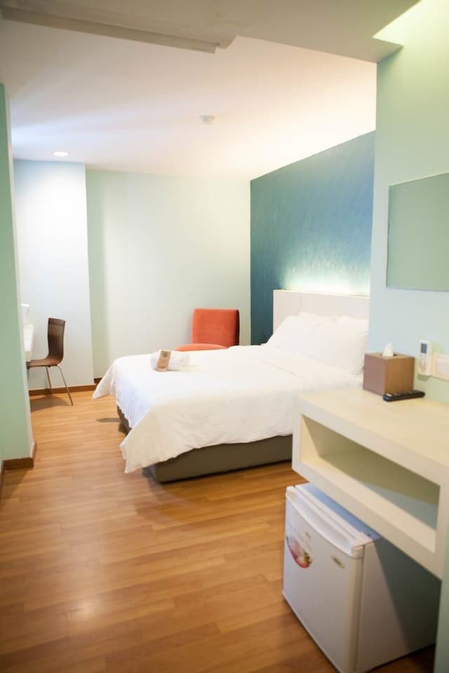 Standard Queen Room