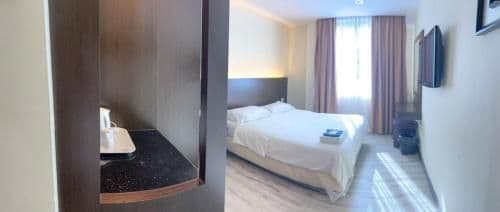 Deluxe Queen Room