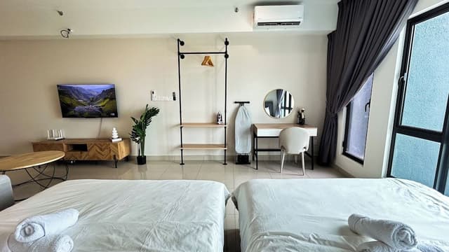 Deluxe Studio Suite