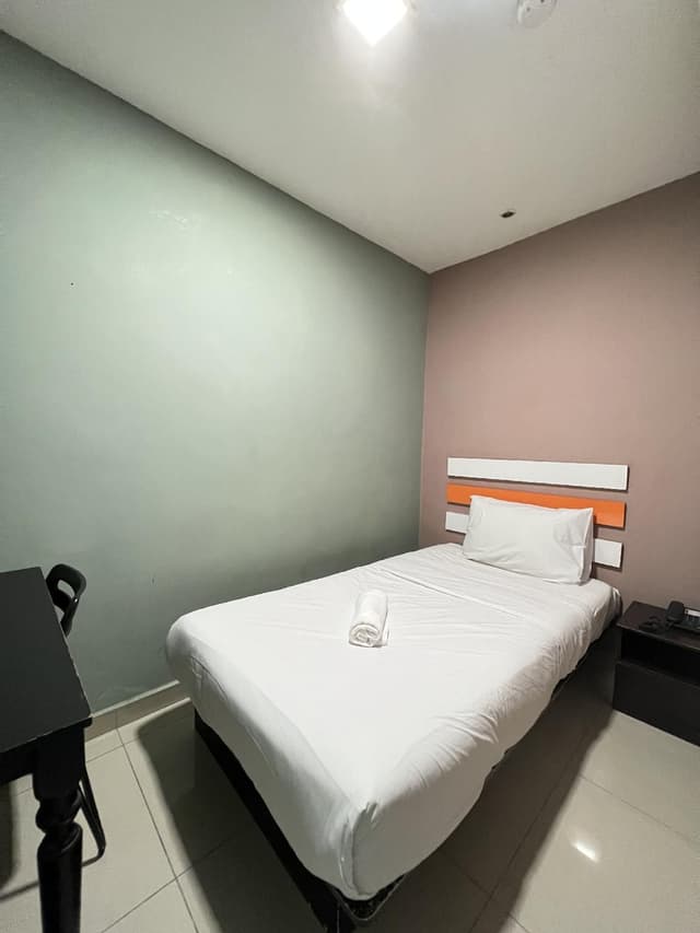 Singe Room