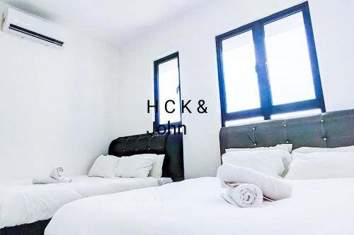 ดับเบิล สโตรี่ พูล แอท ทรีโอ เซเทีย กลัง บาย เอชซีเค (Double Storey Pool at Trio Setia Klang by HCK)1