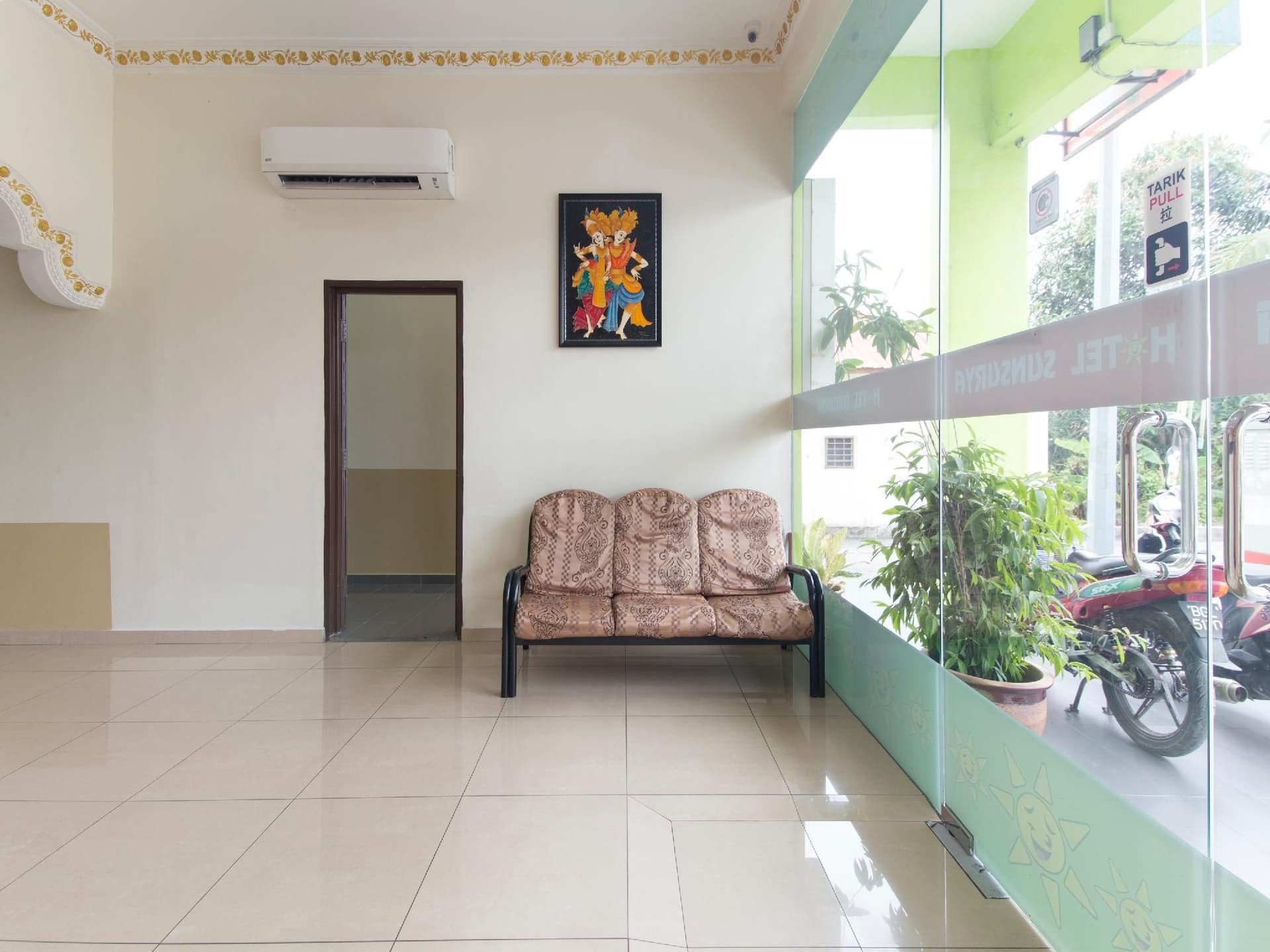 โรงแรมซันเซอร์ยา โรงแรมซันเซอร์ยา