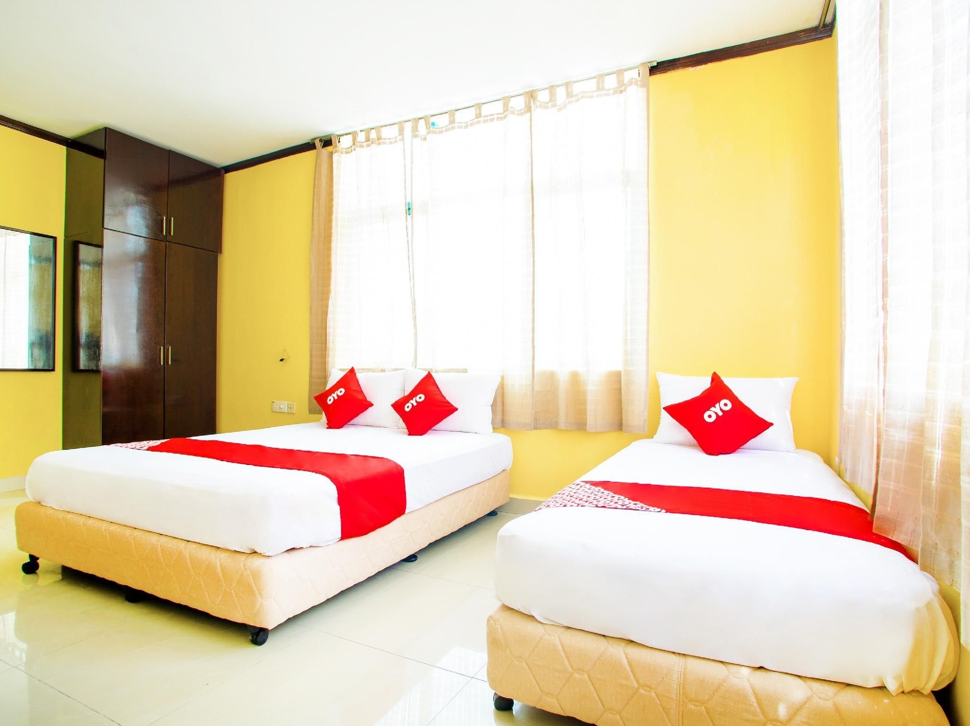 Super OYO 1219 Hotel Bbk1