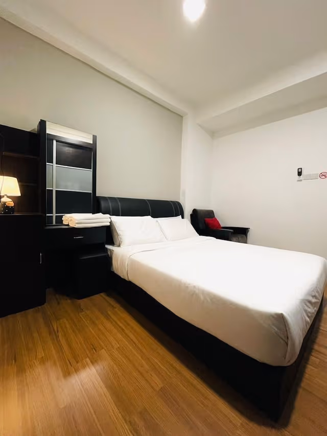 Room, 3 Bedrooms