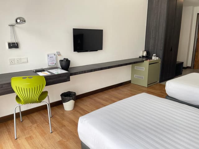Deluxe Twin Room - Non-Smoking