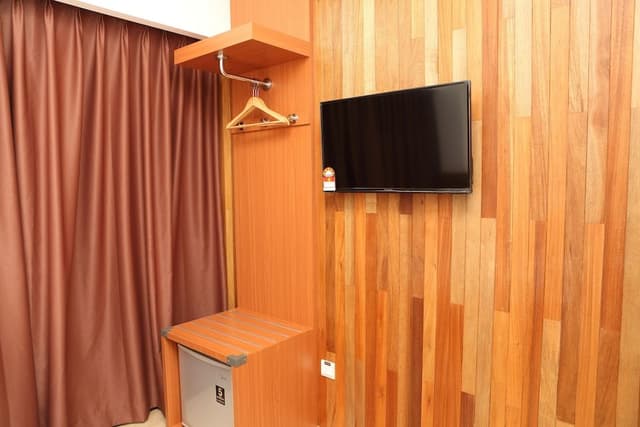 Signature Double Room, 1 Queen Bed, Accessible, Refrigerator
