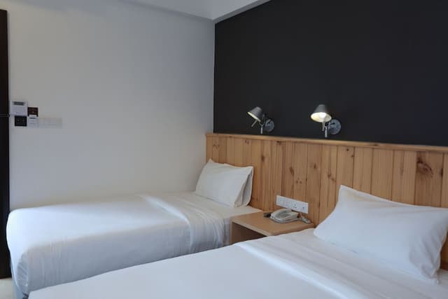 Standard Twin Room, 2 Twin Beds, Accessible, Refrigerator