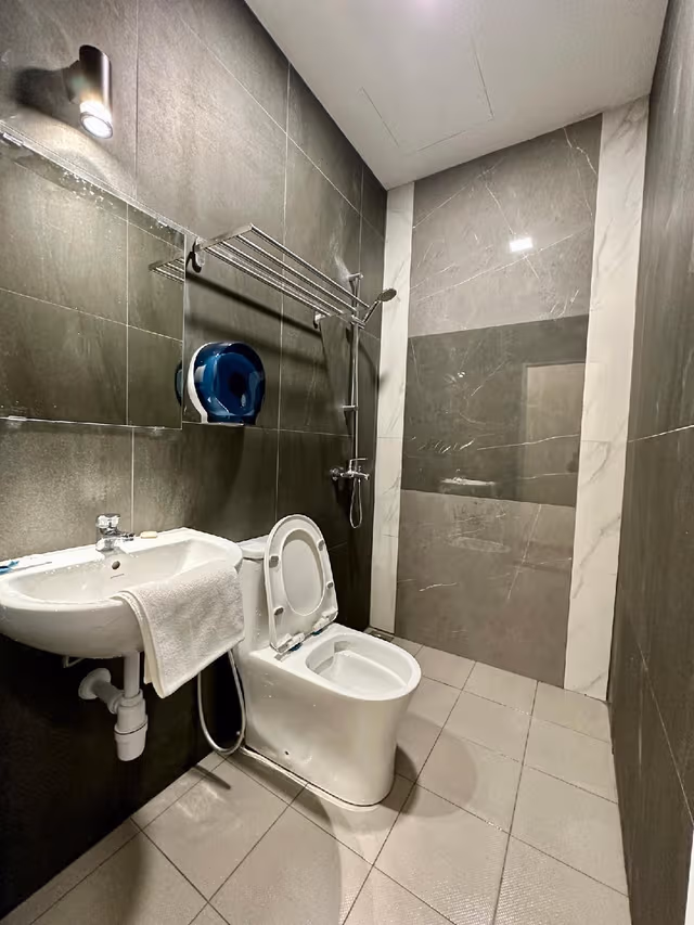 Premium Twin Room - Non-Smoking