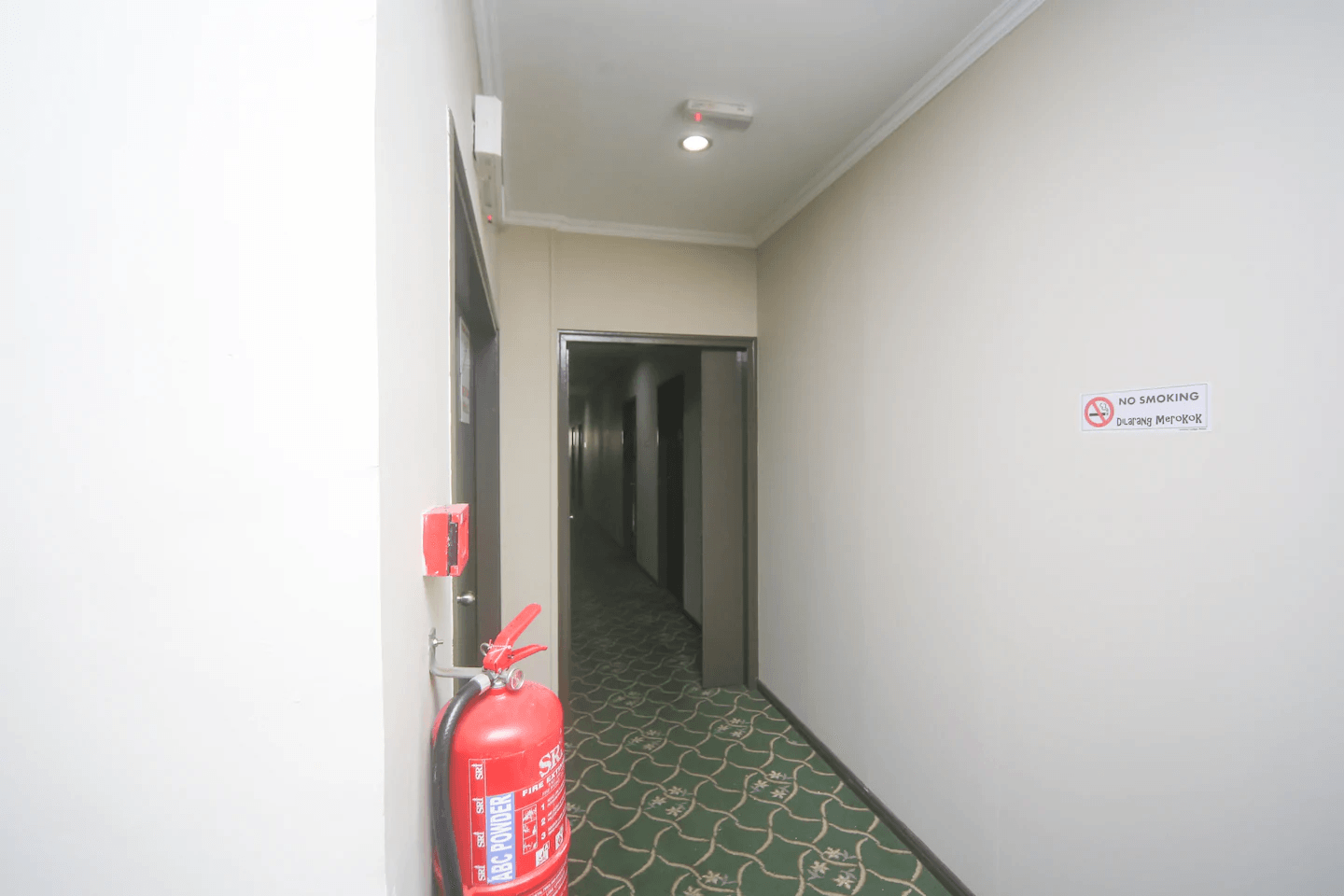 โอโย 563 จ็อคกี้ ลอดจ์ โฮเต็ล (OYO 563 Jockey Lodge Hotel)3