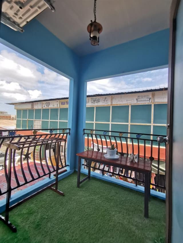 Deluxe King with Balcony