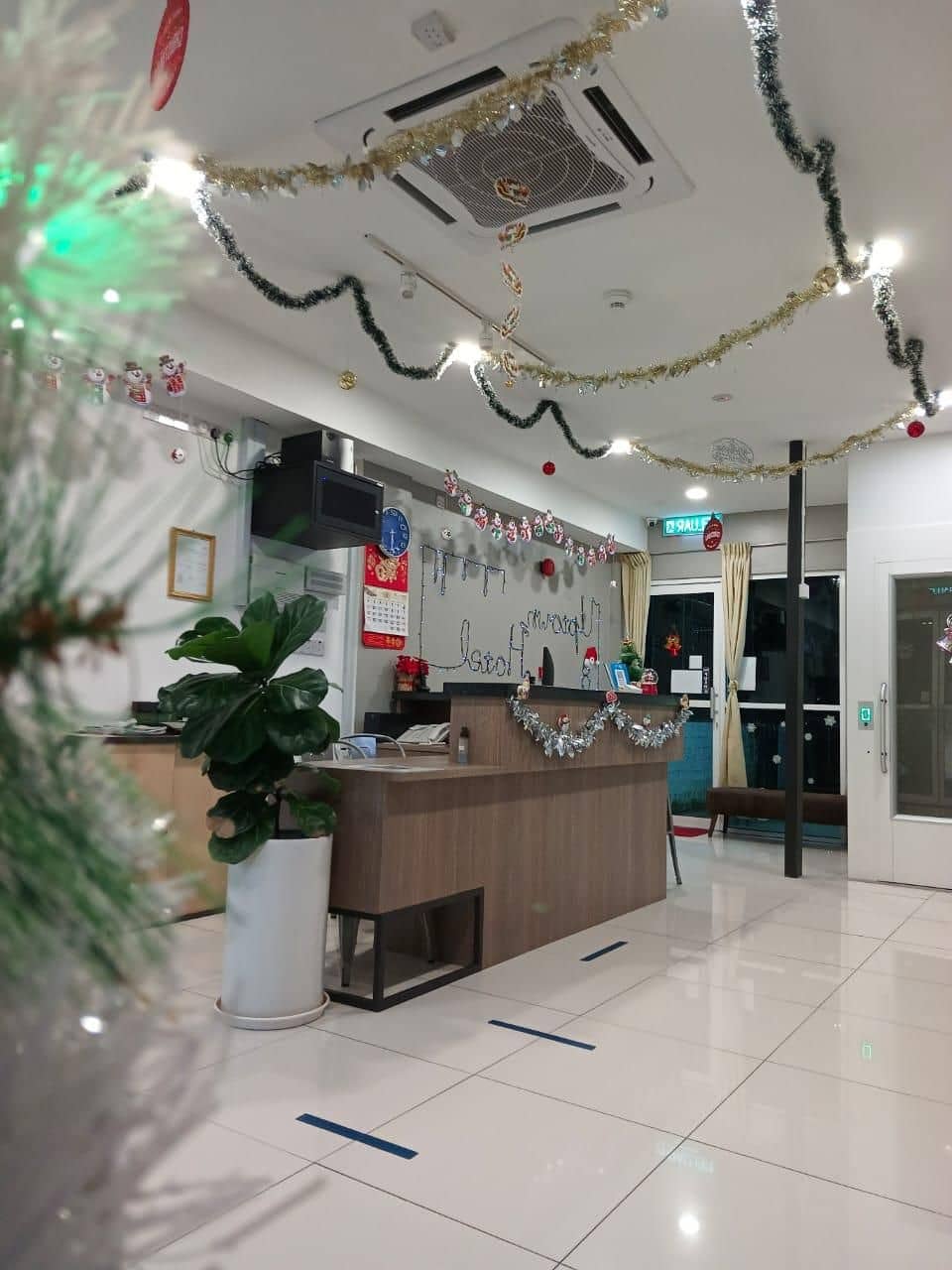 โรงแรมอัปทาวน์ โรงแรมอัปทาวน์