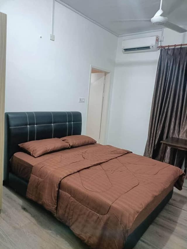 Private Room with Attached Bathroom