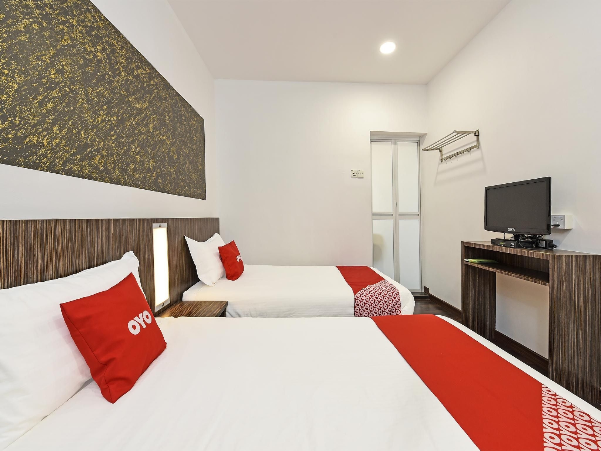 โรงแรมแคปิตอล โอ 90674 4เอส (Capital O 90674 4S Hotel)3